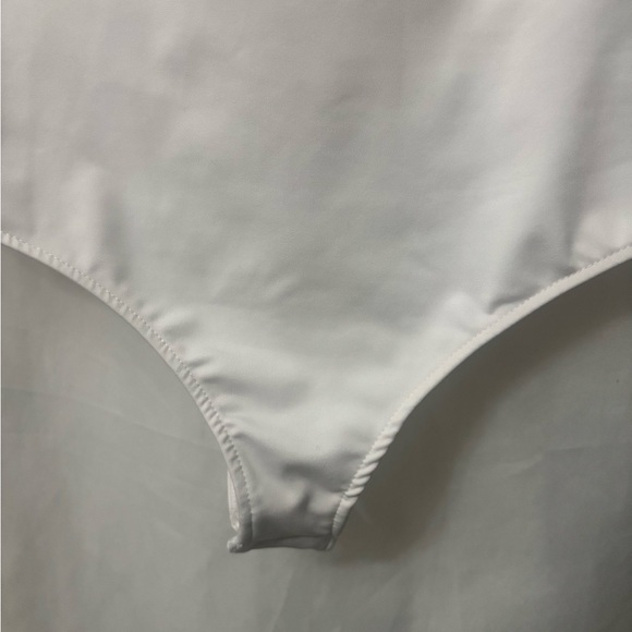 Free People Short Sleeved Square Eyes White Stretchy Bodysuit - Picture 5 of 11